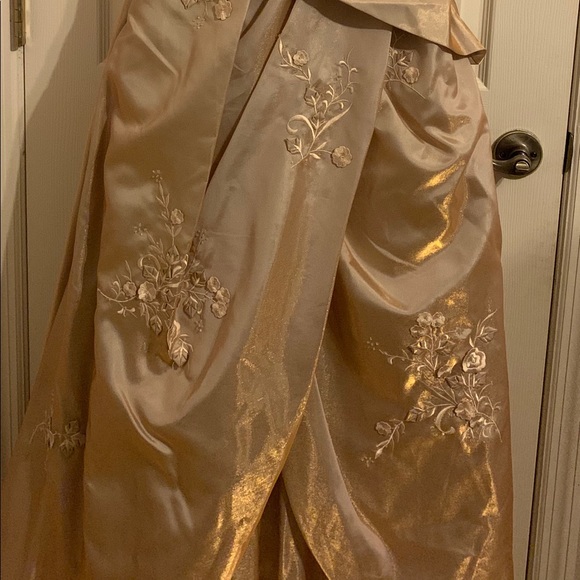 Cache Dress - Picture 2 of 2